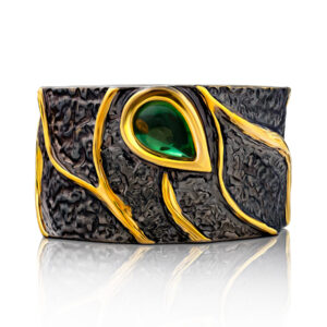 Luxurious ring with emerald amber Elemental 17