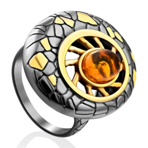 Spectacular large ring Donatella made of natural amber 17