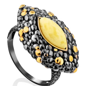 Stylish spectacular ring made of natural Baltic amber Rauschen 18.5