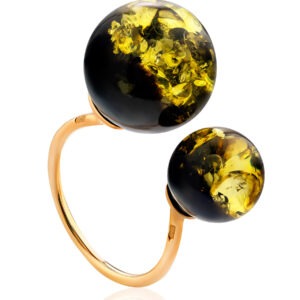 Original spectacular ring with green amber "Kiss in Paris"