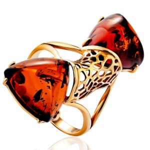 Large original ring made of natural amber "Kenya"