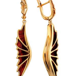 Beautiful elongated earrings made of cherry amber "April"