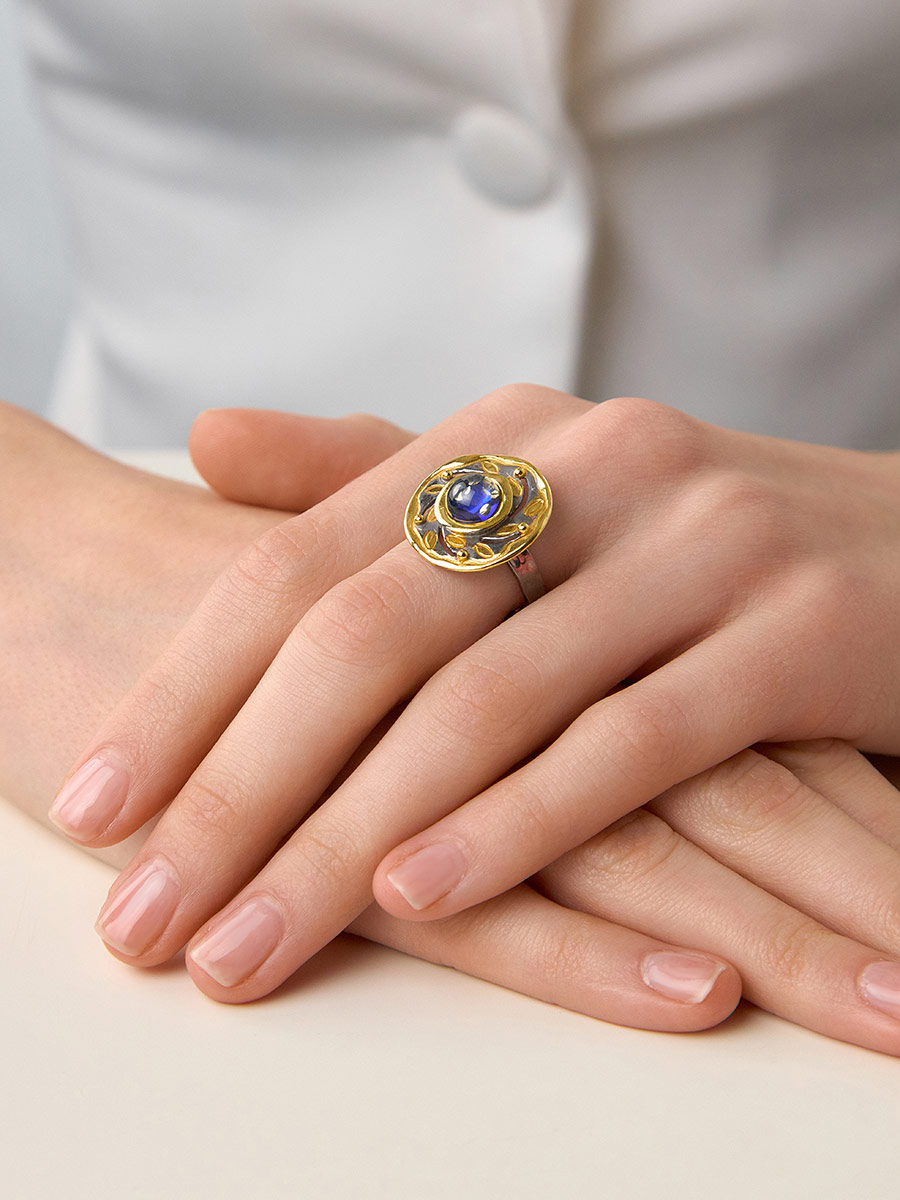 Amazing vintage design ring decorated with blue Aida amber - Image 4