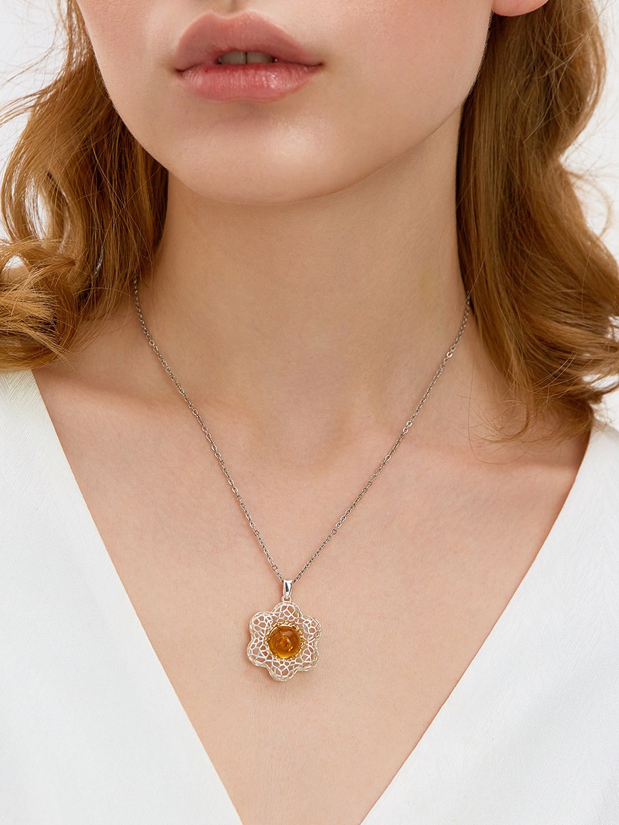 Feminine pendant with natural golden amber "Physalis" - Image 3