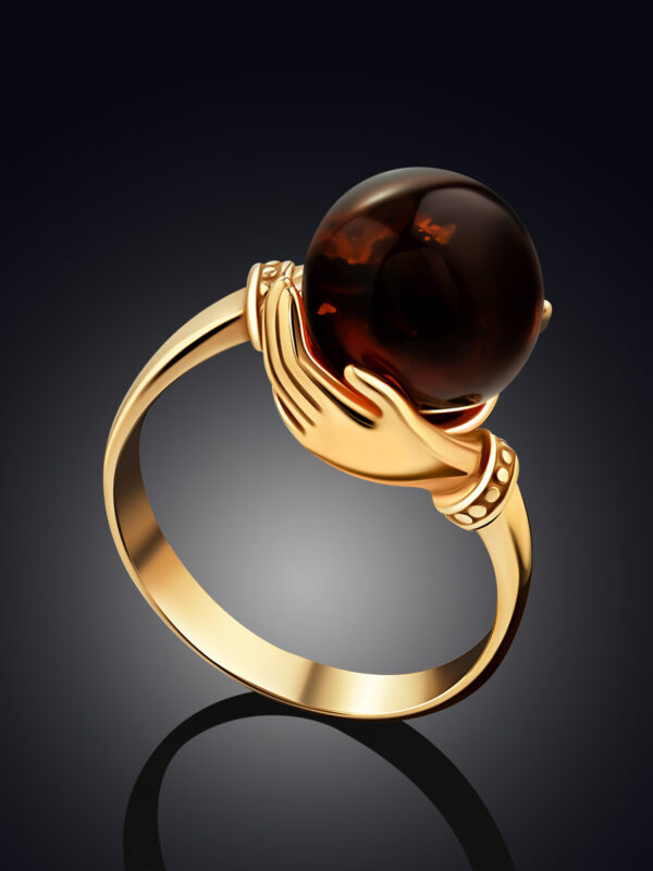 Beautiful-ring-Hugs-made-of-cognac-amber-3.jpeg Amber Glow Ring