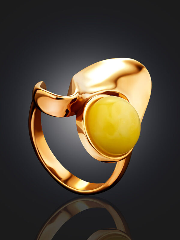 Volumetric-gold-plated-ring-with-honey-colored-amber-1.jpeg Amber Statement Ring