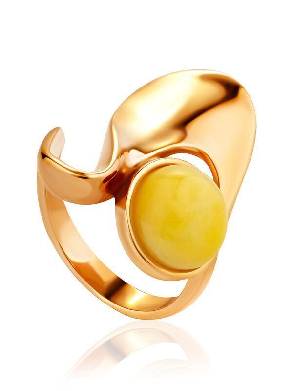 Volumetric-gold-plated-ring-with-honey-colored-amber-3.jpeg Amber Statement Ring