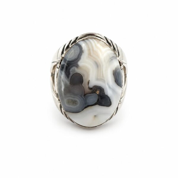 Unique Aqeeq Rings