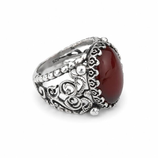 Unique Aqeeq Rings