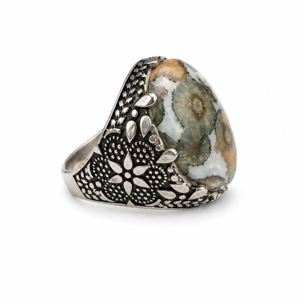Unique Aqeeq Rings