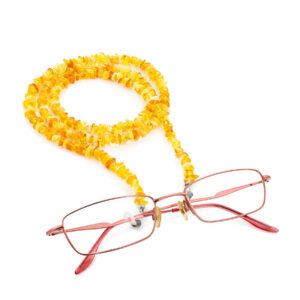 tsepochka_dlya_ochkov_iz_naturalnogo_baltiyskogo_yantarya_zolotistogo_ottenka.jpg Amber Eyeglass Holder